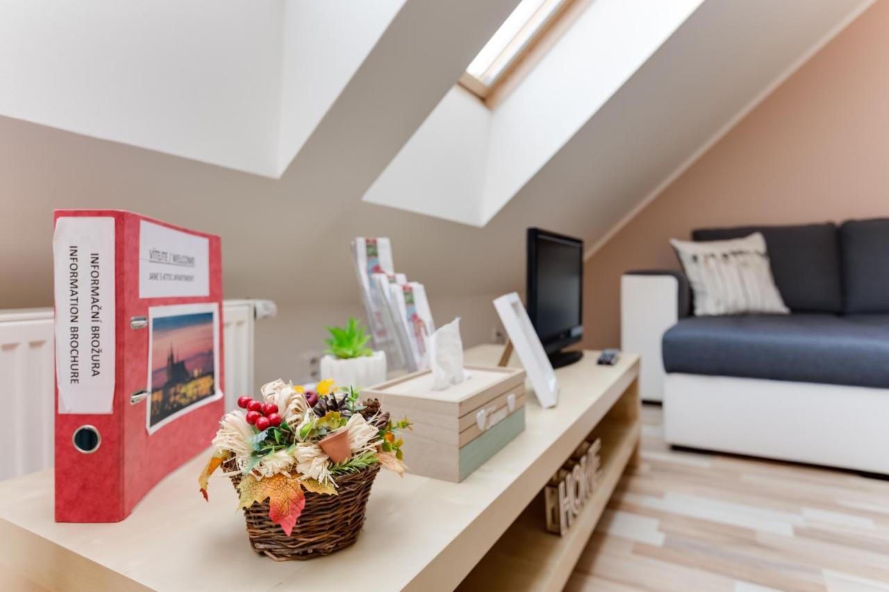 Jane'S Attic Apartment Praga Exterior foto