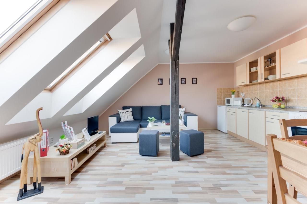 Jane'S Attic Apartment Praga Exterior foto