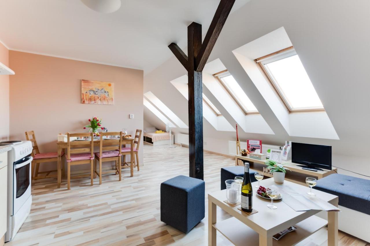 Jane'S Attic Apartment Praga Exterior foto